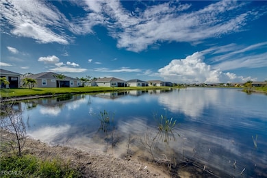 8832 Cascade Price Cir, North Fort Myers, FL 33917 - photo 2