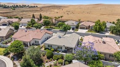 13802 Blossom Ridge Dr, Bakersfield, CA 93306 - photo 7