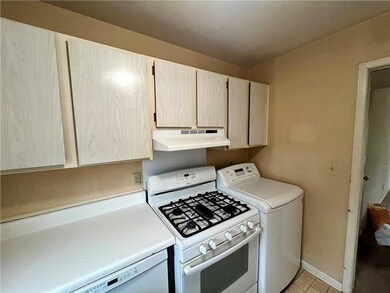 5693 Kingsport Dr NE unit 2, Atlanta, GA 30342 - photo 5