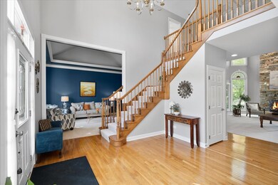 1748 Baybrook Ln, Naperville, IL 60564 - photo 2