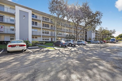 101 SW 132nd Way unit J418, Pembroke Pines, FL 33027 - photo 2