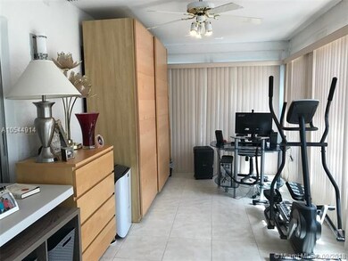 AIR CONDITIONED FLORIDA ROOM