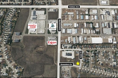 4001 Greensboro Dr, Bismarck, ND 58503 - photo 2