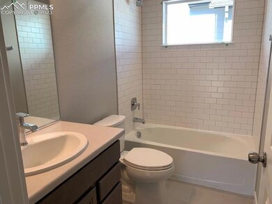 upper level secondary bath