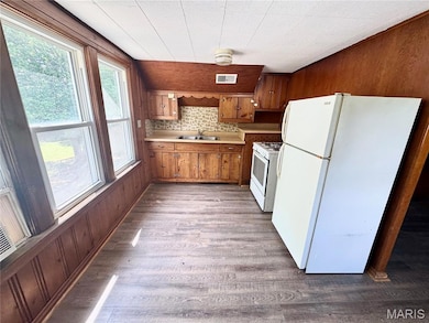 637 N 38th St unit 3, Belleville, IL 62226 - photo 5