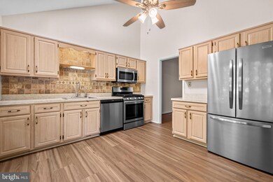 1413 Green Run Ln, Reston, VA 20190 - photo 7