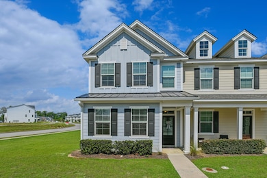 401 Stoneleigh Lane Front