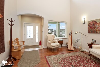 Entry/Living Room