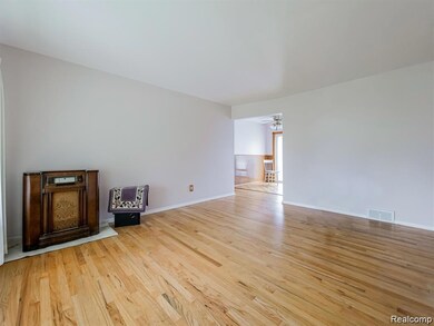 32508 Avondale St, Westland, MI 48186 - photo 7