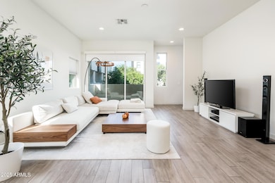 325 E Coronado Rd unit 13, Phoenix, AZ 85004 - photo 3