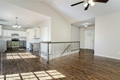 36 W Elvendon Dr, Bella Vista, AR 72715 - photo 2