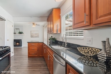 2011 University Dr, Naperville, IL 60565 - photo 6