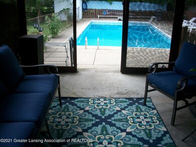 833 W Thomas L Pkwy, Lansing, MI 48917 - photo 3