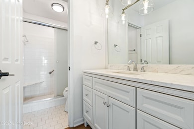 3030 Breckenridge Ln unit 516-2, Louisville, KY 40220 - photo 4