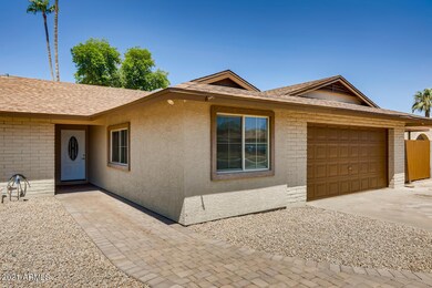 10808 N 37th Ave Phoenix AZ-large-003-00