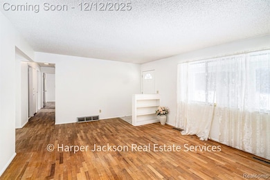 11637 E Lansing Rd, Durand, MI 48429 - photo 7