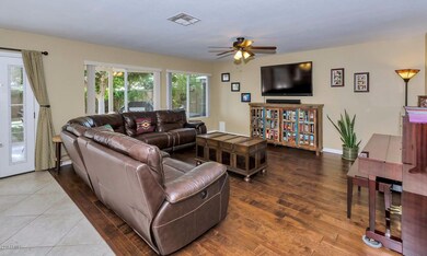 10735 W Adam Ave-large-006-2-Family Room