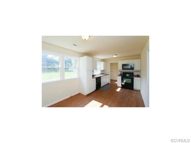 Large eat-in kitchen