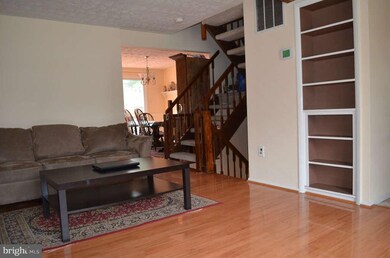 6046 Tree Swallow Ct, Columbia, MD 21044 - photo 2