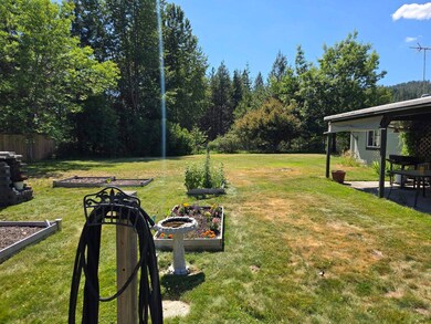 4377 Whittier Rd, Clayton, WA 99110 - photo 7