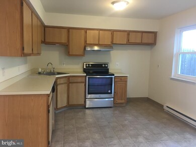 421 Blaker Dr, East Greenville, PA 18041 - photo 7