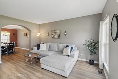 3561 Lakeview Dr, Algonquin, IL 60102 - photo 5