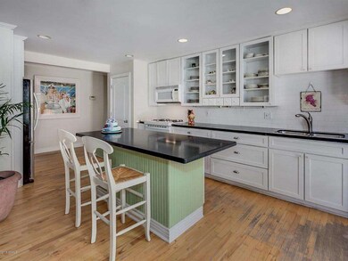 012_Kitchen