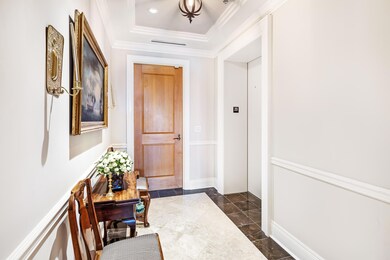 2 Laurens 2B Residence