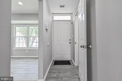 16215 Taconic Cir, Dumfries, VA 22025 - photo 3