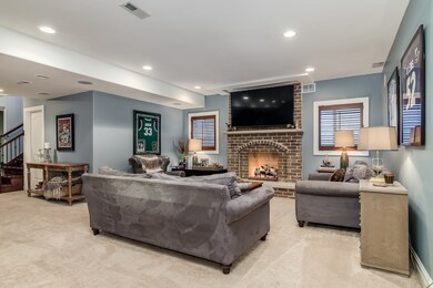 471 N Emery Ln, Elmhurst, IL 60126 - photo 4