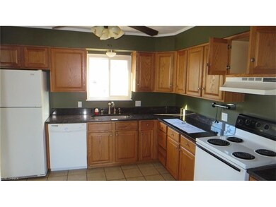 1074 Kevin Dr, Akron, OH 44313 - photo 6