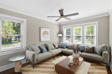 5002 W Newport Ave unit 1, Chicago, IL 60641 - photo 2