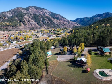 682 Overlook Cir, Alpine, WY 83128 - photo 5