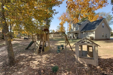 732 E Jefferson St, Hoschton, GA 30548 - photo 3