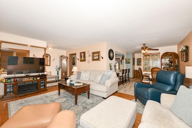 5131 S Root River Pkwy, Milwaukee, WI 53228 - photo 7