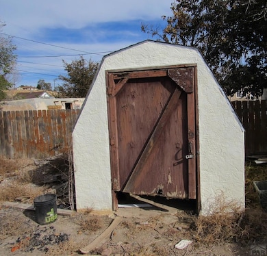 1121 Catalpa St, Pueblo, CO 81001 - photo 6