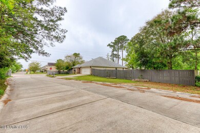 711WatersViewDr-7