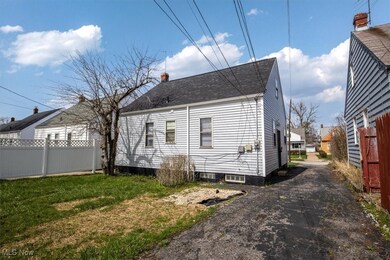 19508 Fairway Ave, Maple Heights, OH 44137 - photo 2