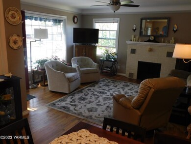 213 N 26th Ave, Yakima, WA 98902 - photo 3