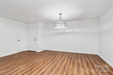 Queens Tower Condominium unit 405, Charlotte, NC 28207 - photo 5