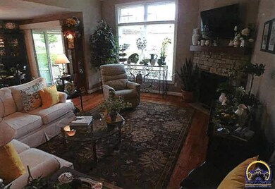 6309 SW Monarch Ct, Topeka, KS 66610 - photo 2