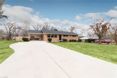 1501 Arrow Wood Rd, Asheboro, NC 27205 - photo 3