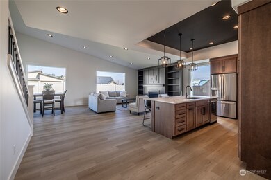 2010 Lightning Ln, Wenatchee, WA 98801 - photo 2