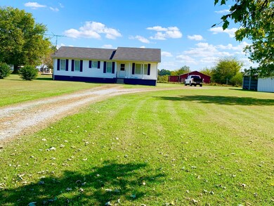 261 Whitaker Rd, Shelbyville, TN 37160 - photo 3