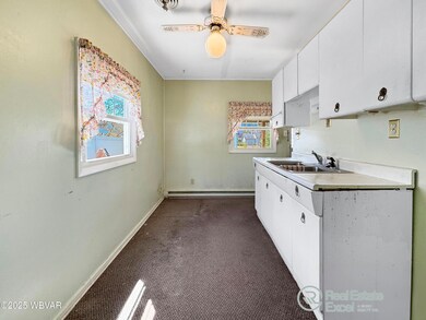 2064 Lincoln Dr, Williamsport, PA 17701 - photo 4