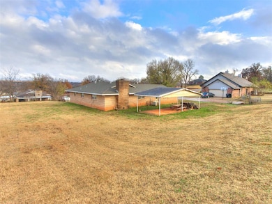 605 NE 3rd St, Luther, OK 73054 - photo 4