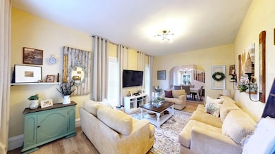 606 Locust St, Shattuck, OK 73858 - photo 2