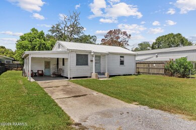 905 St Charles 2