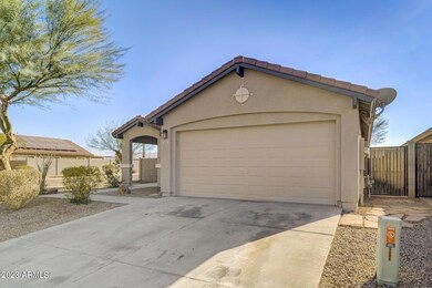 4-web-or-mls-W Pecan Rd-004