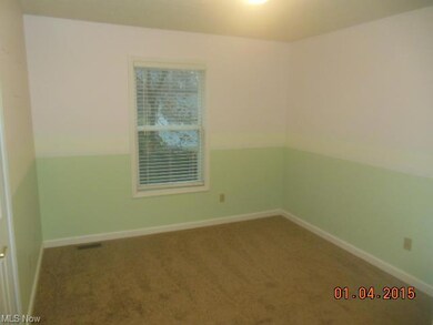 401 Parkview Dr, Sheffield Lake, OH 44054 - photo 5